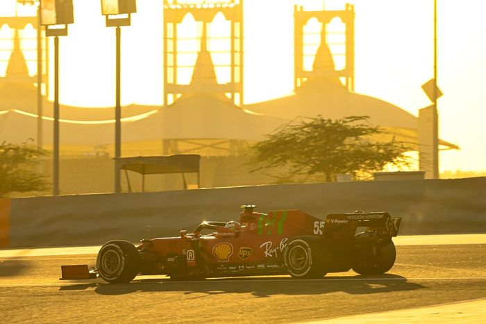 Carlos Sainz Jr., Ferrari SF21