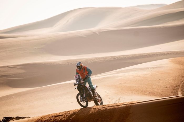 #24 Team Baines Rally KTM: Camille Chapeliere