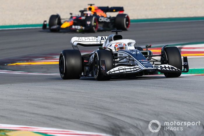 Yuki Tsunoda, AlphaTauri AT03, Max Verstappen, Red Bull Racing RB18