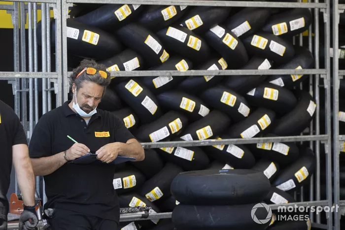 Técnicos de Pirelli 