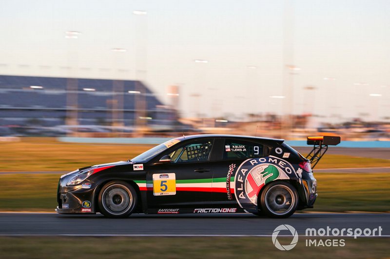 #5 KMW Motorsports with TMR Engineering Alfa Romeo Giulietta TCR, TCR: Roy Block, Tim Lewis Jr