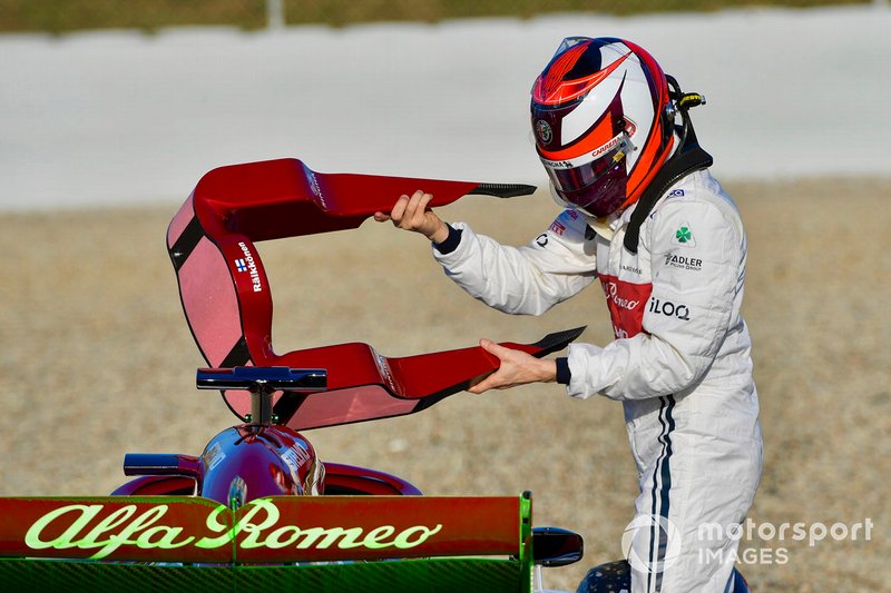 Kimi Raikkonen, Alfa Romeo Racing C38, en tête-à-queue