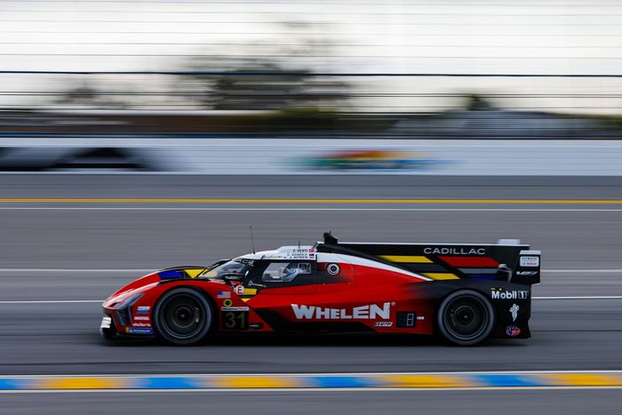 #31 Cadillac Whelen Cadillac V-Series.R: Jack Aitken, Earl Bamber, Frederik Vesti, Connor Zilisch