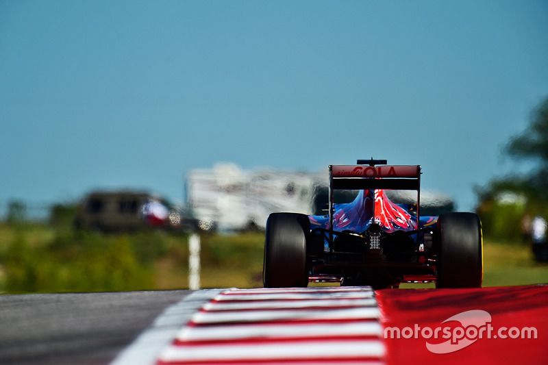 Carlos Sainz Jr, Scuderia Toro Rosso STR11