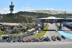 Start: Valentino Rossi, Yamaha Factory Racing, führt