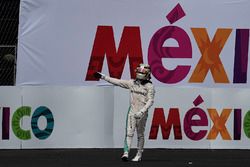 Ganador de la carrera Lewis Hamilton, Mercedes AMG F1