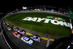 Inicio: Jimmie Johnson, Hendrick Motorsports Chevrolet lidera