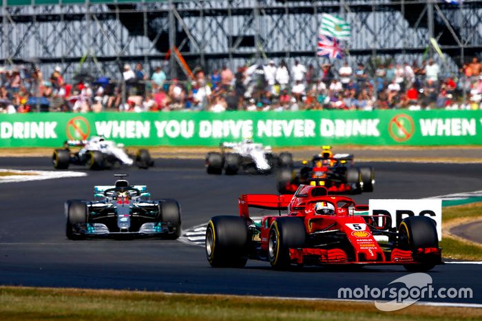Sebastian Vettel, Ferrari SF71H, y Lewis Hamilton, Mercedes AMG F1 W09