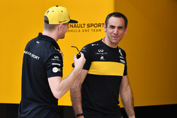 Nico Hulkenberg, Renault Sport F1 Team and Cyril Abiteboul, Renault Sport F1 Managing Director