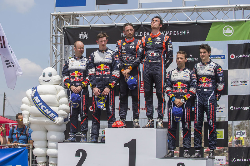 Podium: winnaar Thierry Neuville, Nicolas Gilsoul, Hyundai Motorsport, tweede plaats Elfyn Evans, Daniel Barritt, M-Sport