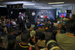 Persconferentie met Daniel Ricciardo, Red Bull Racing, Lewis Hamilton, Mercedes AMG F1, en Sebastian