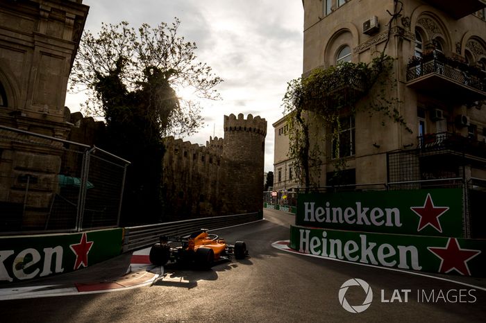 Stoffel Vandoorne, McLaren MCL33 Renault
