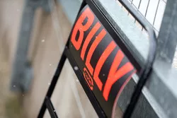 Billy Monger maakt zijn comeback door met Carlin een MVS Formule 3-bolide te testen