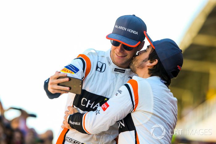 Fernando Alonso, McLaren besa a Stoffel Vandoorne, McLaren