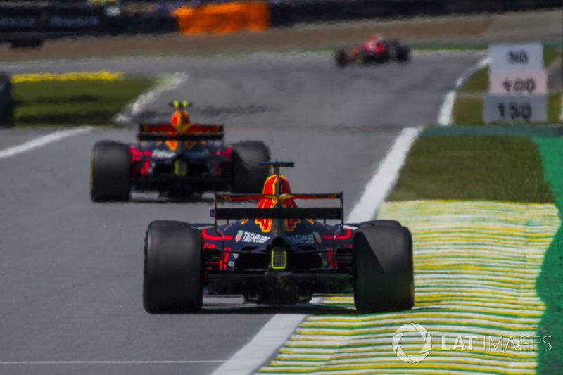 Max Verstappen, Red Bull Racing RB13 and Daniel Ricciardo, Red Bull Racing RB13