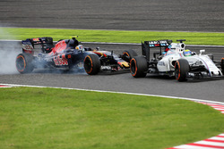 Felipe Massa, Williams FW38; Carlos Sainz Jr, Scuderia Toro Rosso STR11