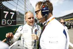 Valtteri Bottas, Williams Martini Racing, with Jonathan Eddolls, Race Engineer