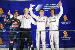 Daniel Ricciardo, Red Bull Racing, Nico Rosberg en Lewis Hamilton, Mercedes AMG F1 op het podium