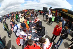Autograph session