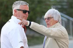Bernie Ecclestone et Derek Warwick