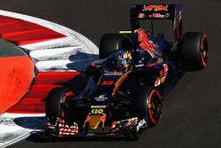 Carlos Sainz Jr., Scuderia Toro Rosso STR11