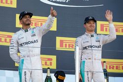 Podio: ganador Nico Rosberg, Mercedes AMG F1 Team; segundo lugar Lewis Hamilton, Mercedes AMG F1 Tea