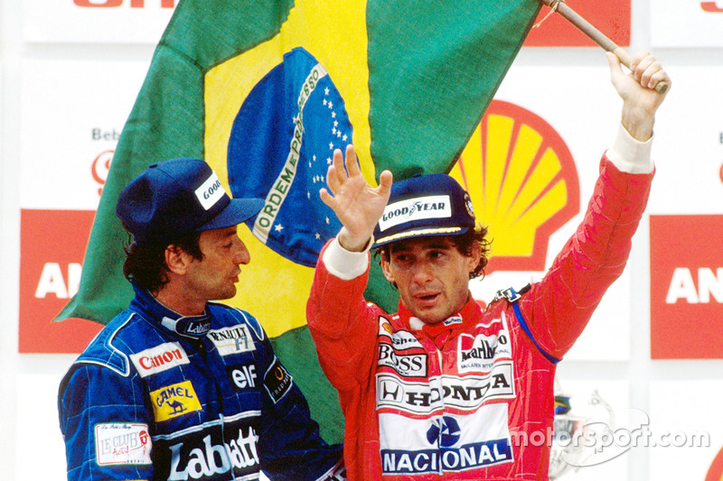 Podium: winnaar Ayrton Senna, McLaren, tweede plaats Riccardo Patrese, Williams