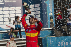 Lucas di Grassi, ABT Schaeffler Audi Sport bei der Champagnedusche