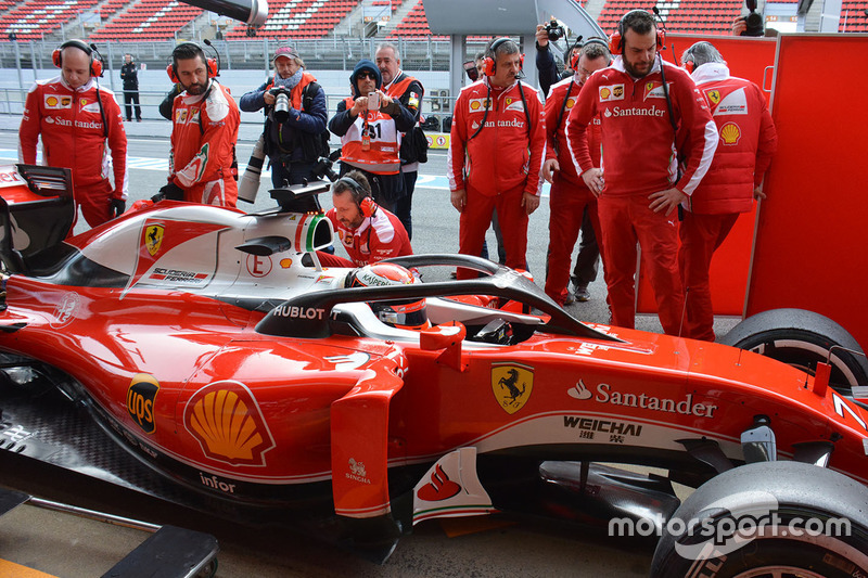 Kimi Raikkonen, Ferrari SF16-H with the F1 Halo cockpit system