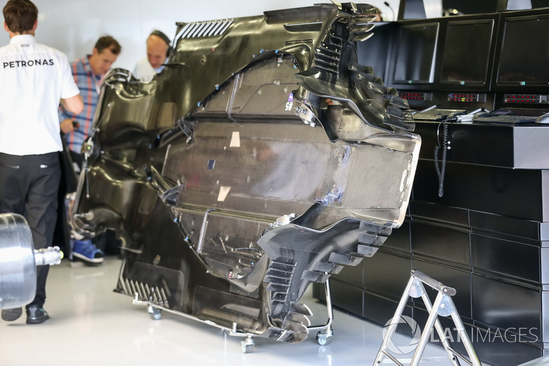 Mercedes-Benz F1 W08  floor