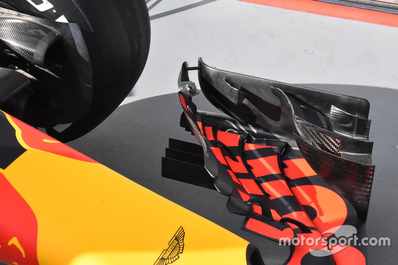 Red Bull Racing RB13 front wing detail