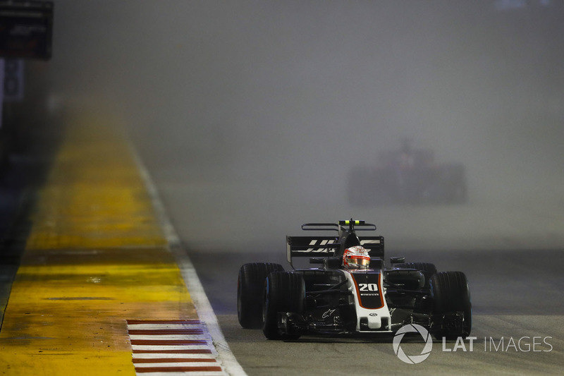 Abandon : Kevin Magnussen (Haas F1 Team)