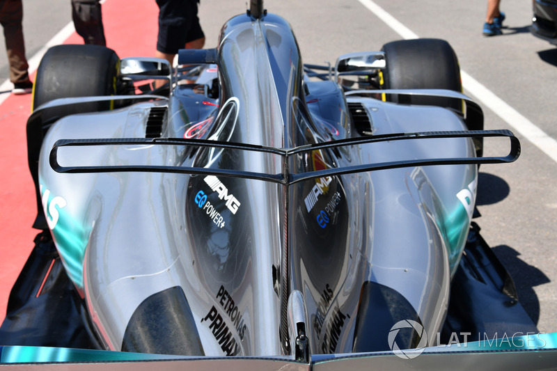 Mercedes-Benz F1 W08: Motorhaube mit T-Flügel