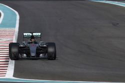 Pascal Wehrlein, Mercedes AMG F1 prueba los nuevos neumáticos Pirelli de 2017
