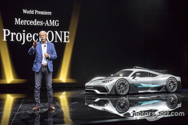 Д-р Дітер Цетше, Голова ради директорів компанії Daimler AG та керівник Mercedes-Benz, з проектом Me