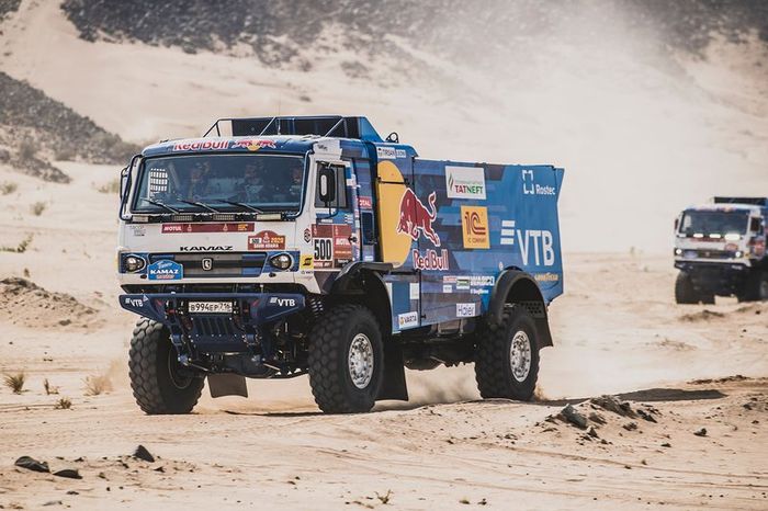 #500 Kamaz Master: Eduard Nikolaev, Evgenii Iakovlev and Vladimir Rybakov