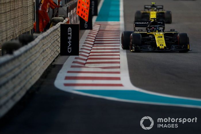 Daniel Ricciardo, Renault F1 Team R.S.19, Nico Hulkenberg, Renault F1 Team R.S. 19