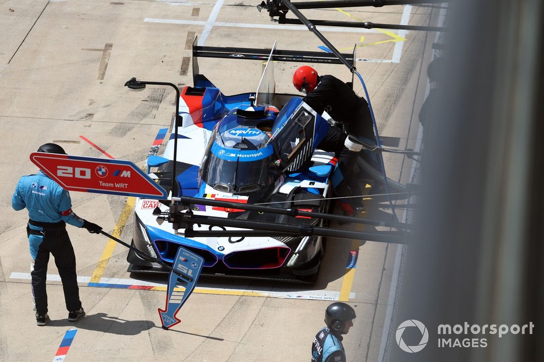 #20 BMW M Team WRT BMW M Hybrid V8: Sheldon Van Der Linde, Robin Frijns, Rene Rast
