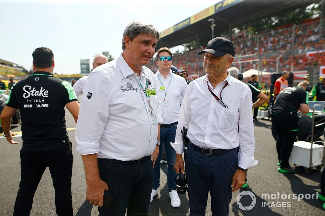 Peter Sauber na grelha com convidados