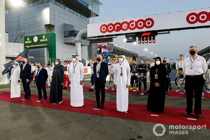 Stefano Domenicali, CEO de la Formula 1, Ross Brawn, director general de la F1 y los altos cargos antes de la salida