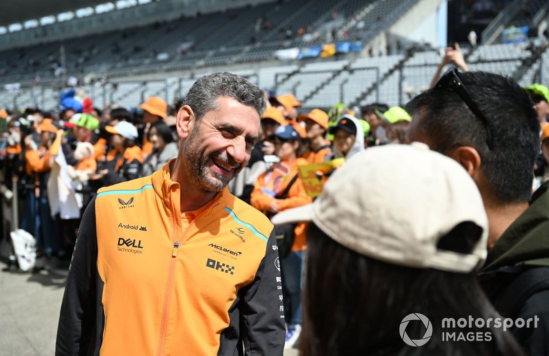 Andrea Stella, Diretor de Equipa da McLaren F1 Team, fala com os fãs