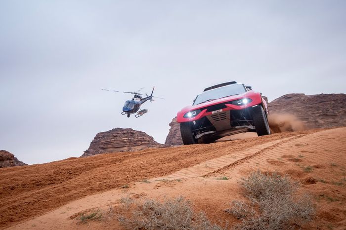 #201 Bahrain Raid Xtreme Prodrive: Sebastien Loeb, Fabian Lurquin