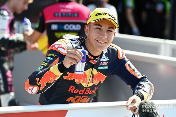 Ganador de la pole Raul Fernandez, Red Bull KTM Ajo