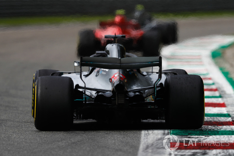 Kimi Raikkonen, Ferrari SF71H, Lewis Hamilton, Mercedes AMG F1 W09