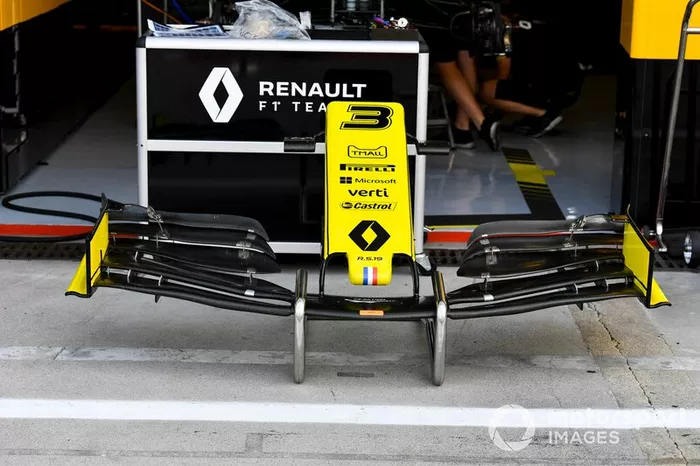 Asa dianteira da Renault