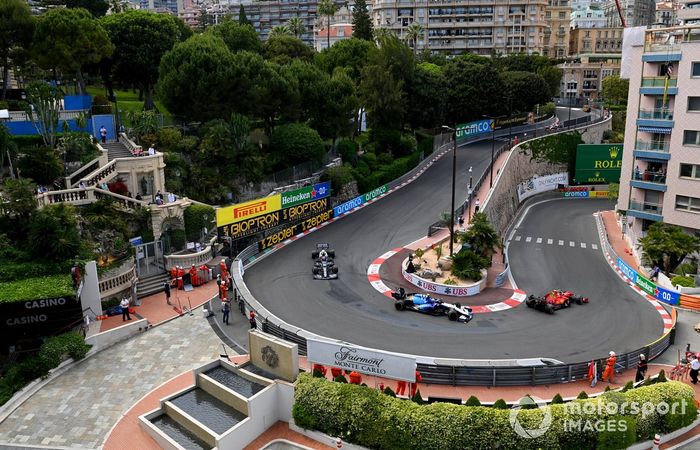 Carlos Sainz Jr., Ferrari SF21, Nicholas Latifi, Williams FW43B, Pierre Gasly, AlphaTauri AT02