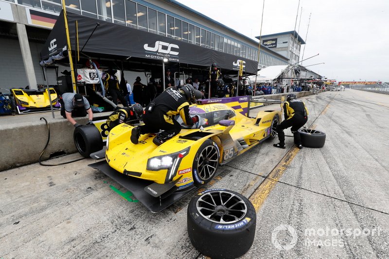 #85 JDC-Miller Motorsports Cadillac DPi, DPi: Misha Goikhberg, Tristan Vautier, Juan Piedrahita, pit stop