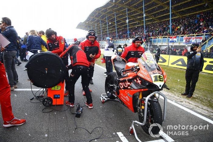 Alvaro Bautista, Aruba.it Racing-Ducati Team bike on the grid