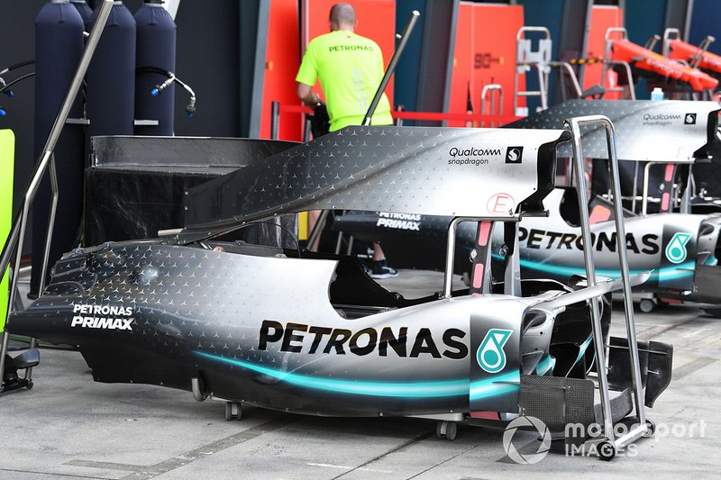Mercedes AMG F1 W10 parçaları