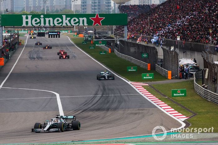 Lewis Hamilton, Mercedes AMG F1 W10, Valtteri Bottas, Mercedes AMG W10